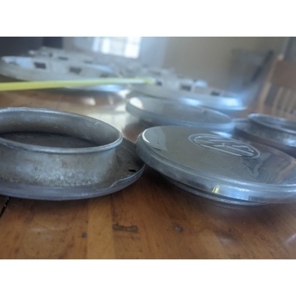 VW Trim Rings AND Hubcaps. 6 Trim Rings & 5 Hubcaps. Rings = 321.601.155.BYDM - Picture 15 of 16